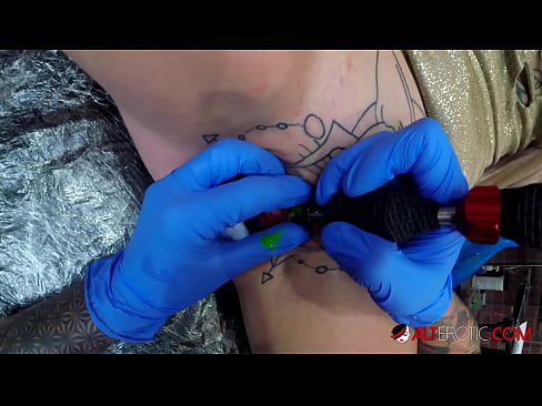 ❤️ Extremamente tatuada, a brasa Sully Savage fez uma tatuagem em seu clítoris ❤️❌ Porno em porno pt-br.ergoupa.top ﹏